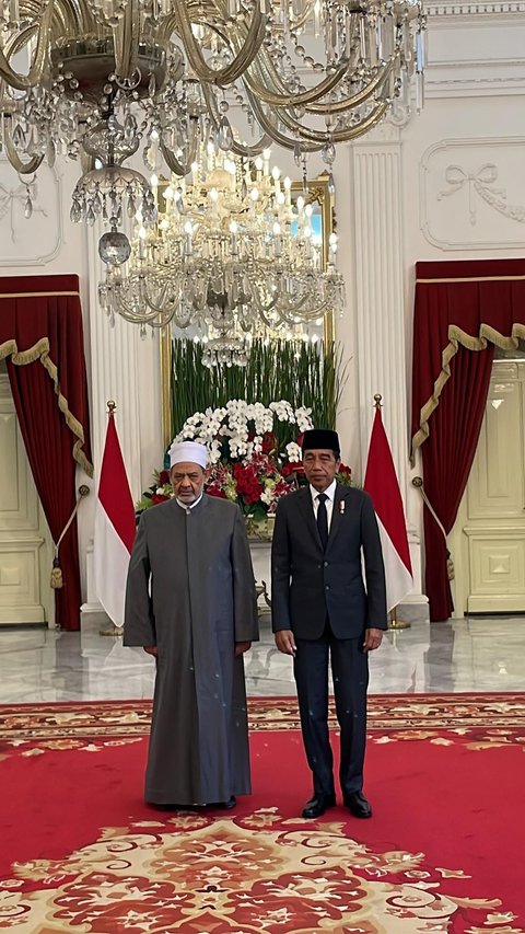 Jokowi Terima Kunjungan Grand Syekh Universitas Al-Azhar as-Syarif di Istana