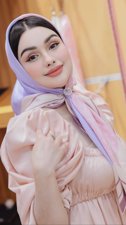 Incredibly Beautiful, 8 Photos of Nurah Syahfirah, Teuku Rafly's Wife, Her Appearance Like a Living Doll