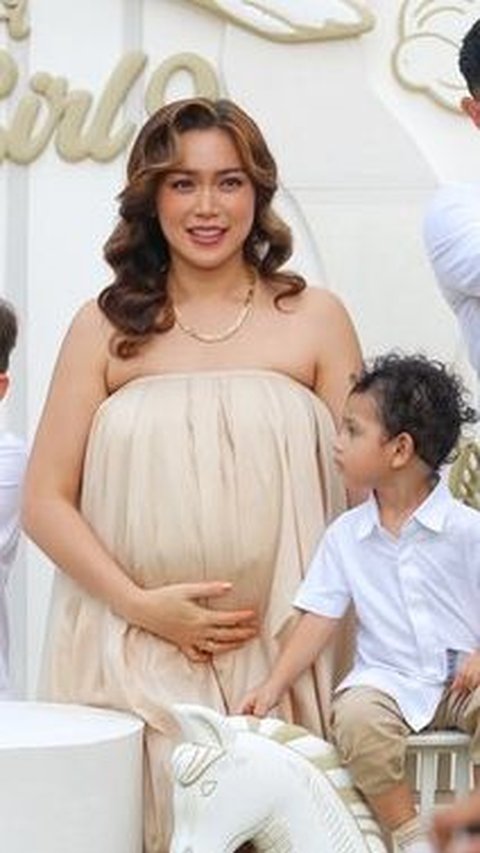 8 Potret Gender Reveal Anak Ketiga Jessica Iskandar, Ternyata ini Jenis Kelamin Calon Buah Hati