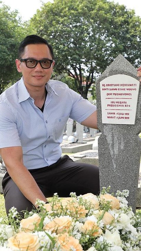 Kata-Kata Menyentuh AHY Ziarah ke Makam Ibu Ani, Singgung Jalan Hidup dan Restu Memo