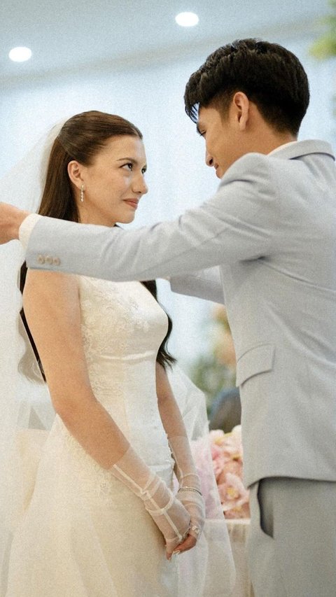 10 Portraits of Cassandra Lee & Ryuken Lie's Wedding Held Simply, Super Beautiful Like a Princess