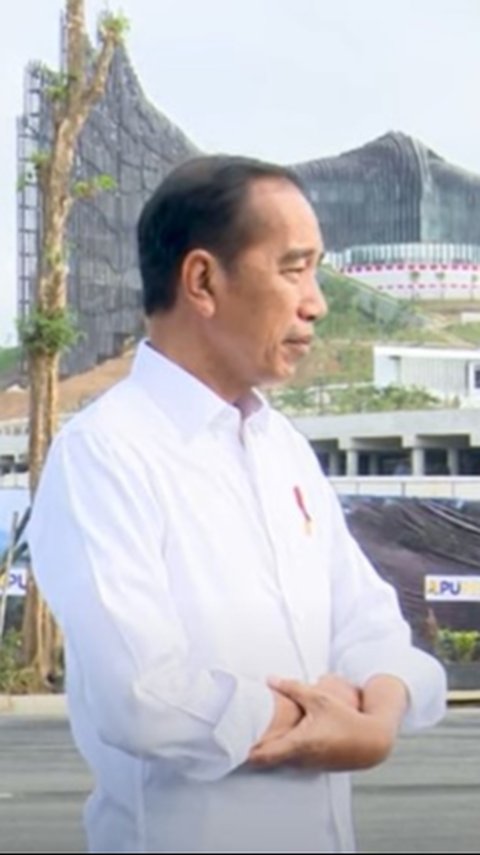 VIDEO: Senyum Jokowi Dengar Prabowo Siap Berkantor di IKN Setelah Jabat Presiden RI