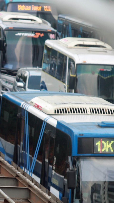 Transjakarta Alihkan Rute Sekitar Kebakaran Permukiman Warga di Manggarai, Halte Pasar Rumput Ditutup