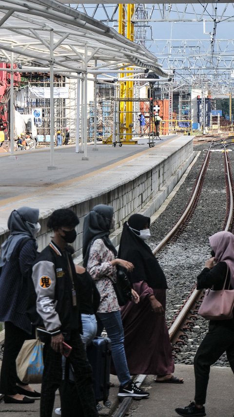 Pasca Kebakaran Manggarai, KAI Commuter Pastikan Perjalanan KRL Kembali Normal