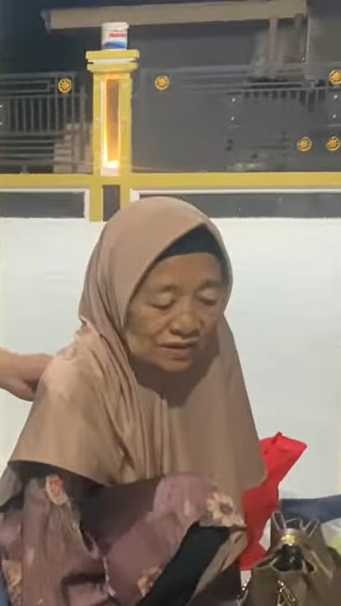 Kangen Kampung Halaman Sampai Tidak Mau Makan, ini Momen Merry dan Sang Ibu Pulang ke Madura