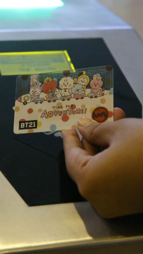 FOTO: Tampilan Imut Kartu KRL Edisi BT21 untuk Para Pengguna Commuter Line