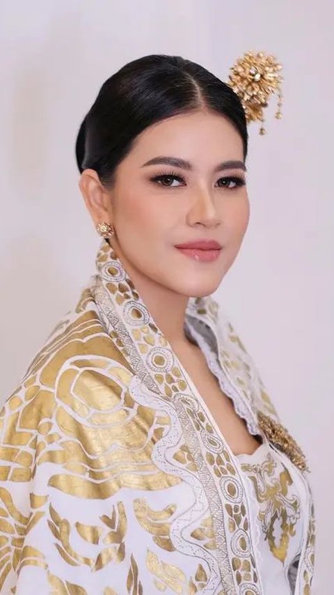 Cantiknya Kahiyang Ayu Pakai Dress & Aksesori Serba Emas, Aura Elegan dan Mewah Begitu Kuat