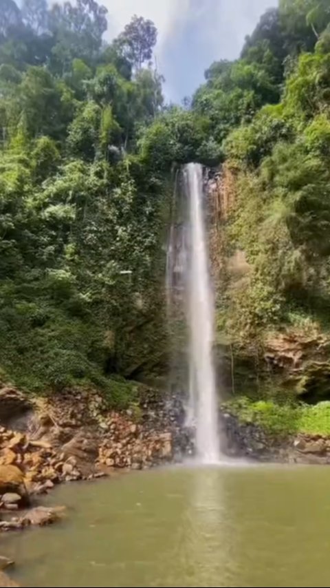 Keren Banget, Aksi Mahasiswa KKN di Sumut Berhasil Temukan Air Terjun yang Indah Ini Tuai Pujian