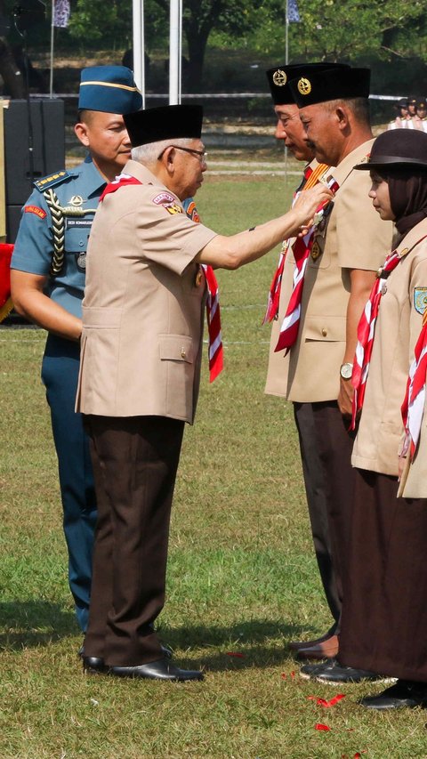 FOTO: Momen Wapres Ma'ruf Amin Pimpin Upacara Hari Pramuka ke-63