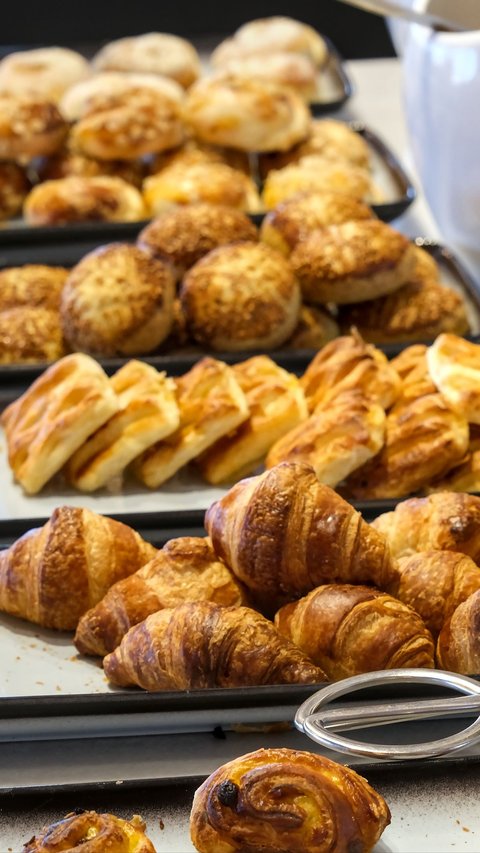 How to Make Practical Mini Croissants Only with Bread and 2 Additional Ingredients