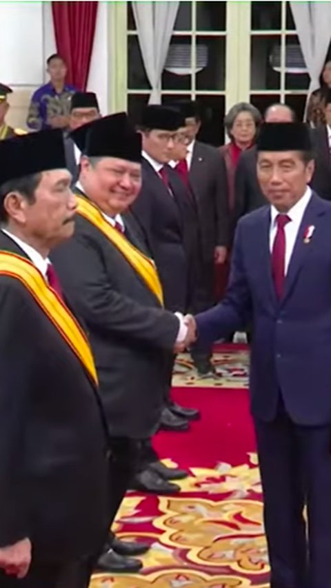 VIDEO: Momen Surya Paloh Tertunduk, Luhut Tegap & Airlangga Senyum Lebar Terima Penghargaan Jokowi