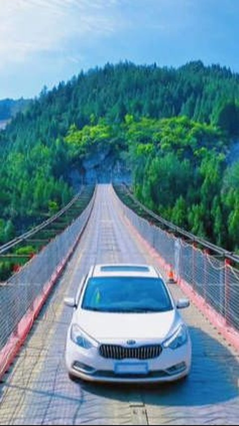 The Most Scary Suspension Bridge in the World