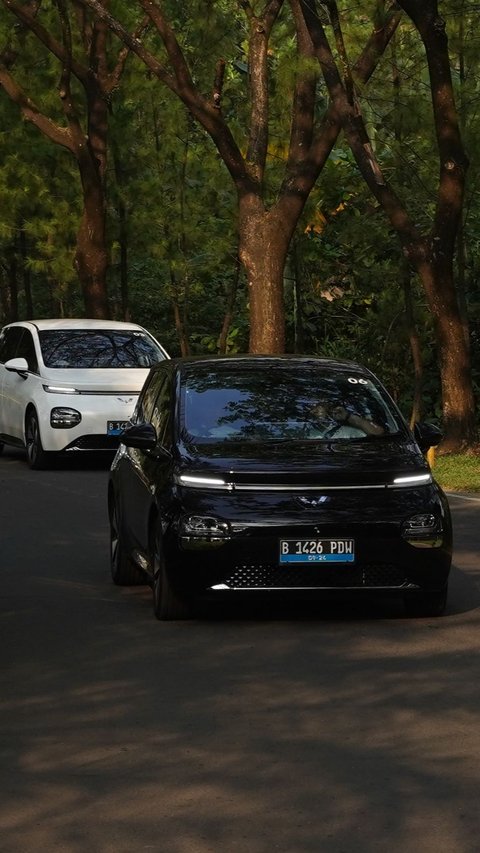 Mengemudikan Wuling Cloud EV: Pengalaman di Kemacetan, Jalan Tol, dan Pegunungan