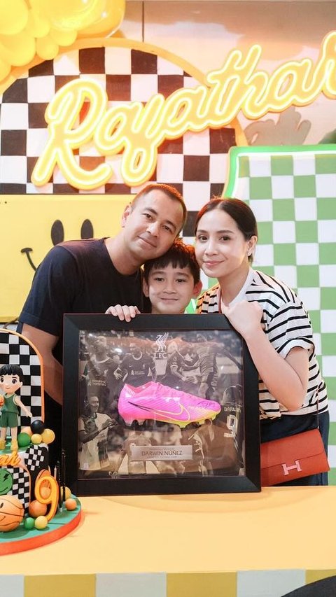 7 Potret Rafathar Dapat Kado Langka dari Raffi Ahmad & Nagita di Momen Ultah ke-9, Lihat Isinya Sampai Syok