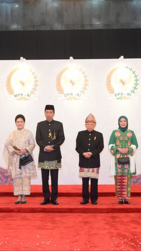 FOTO: Gaya Presiden Jokowi Berbusana Adat Betawi di Sidang Tahunan MPR