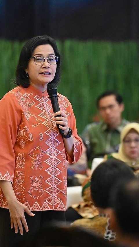 Tak Hanya Orang Miskin, Kelas Menengah dan Orang Kaya Ikut Nikmati Anggaran Perlindungan Sosial