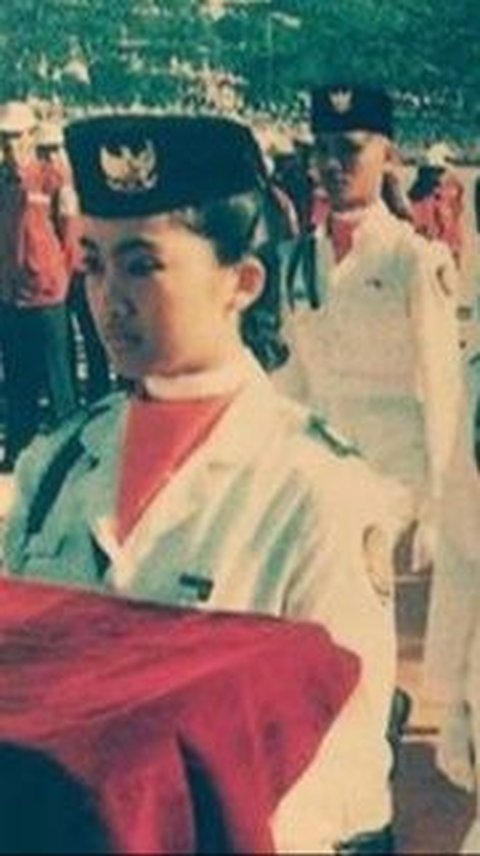 Dari Pasha Ungu hingga Desy Ratnasari, 11 Foto Artis yang Menjadi Anggota Pengibar Bendera