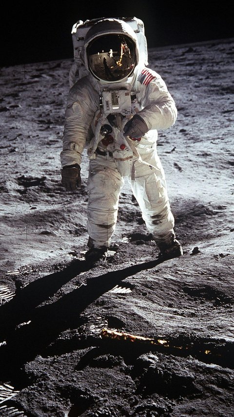 Causes of Astronauts Having Difficulty Walking After Returning from Space Missions