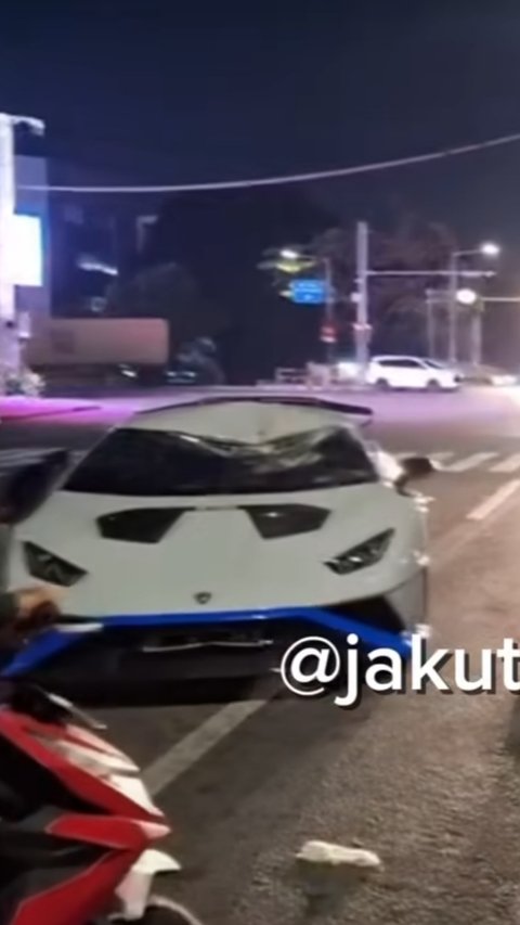 Lamborghini Huracan Tabrak Pemulung hingga Tewas di Jakarta Utara