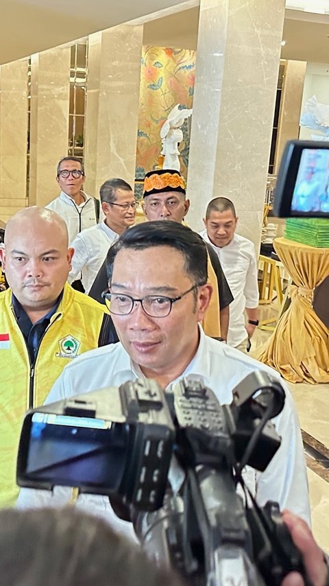 Kompak Berbaju Putih, Ridwan Kamil-Suswono Semringah jelang Deklarasi Pilkada Jakarta