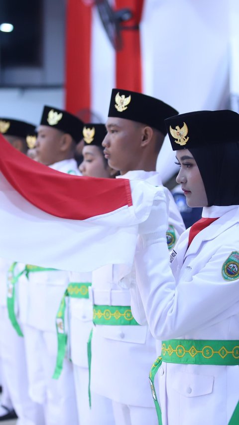 VIDEO: Keberagaman Paskibraka, Tampil Anggun Berhijab dan Rambut Pendek Saat Pengibaran Bendera di IKN