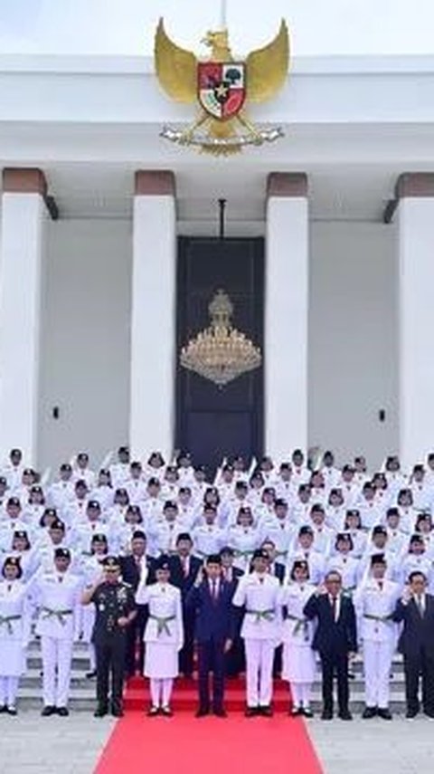 VIDEO: Nada Tinggi! Jokowi Beri Perintah Soal Viral Paskibraka 'Dilarang' Memakai Jilbab