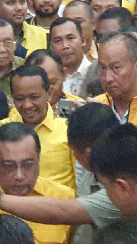 Usai Dilantik Jadi Menteri ESDM, Bahlil Langsung Daftar Calon Ketum Golkar