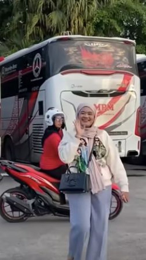 Tajir Melintir Wanita Bos PO Bus MPM, Sore-Sore Turun Gunung Sidak Terminal Cek Kendaraan