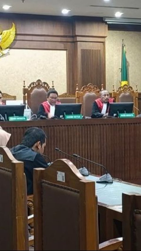 Dinilai Sopan Selama Sidang, Emirsyah Satar Divonis 5 tahun Penjara, Lebih Rendah dari Tuntutan JPU