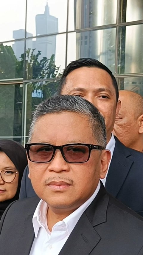 Senior Golkar Dorong Jokowi jadi Ketum, Sekjen PDIP Bilang Begini