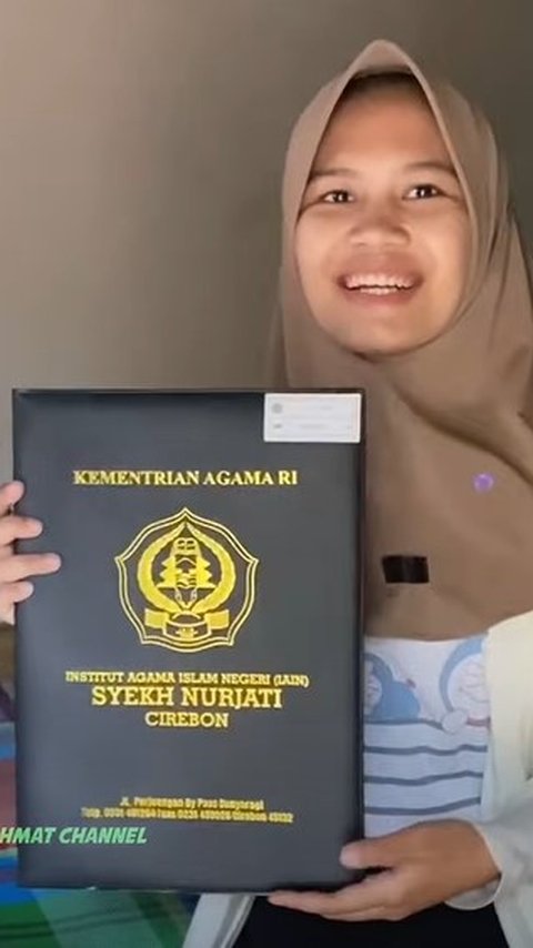 Tidak Mengenal Malu dan Gengsi, Gadis Desa Cantik Lulus Kuliah  Cari Rongsokan