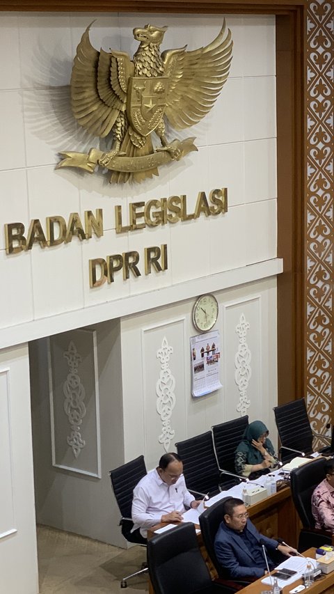 Rapat Baleg DPR Bahas RUU Pilkada 'Sat Set' Langsung Ketok Palu