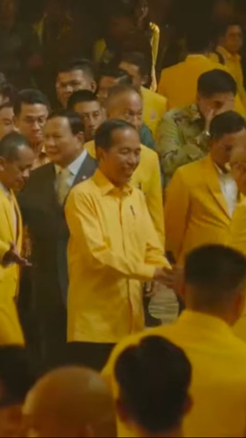 Kode-kode Jokowi Bakal Gabung Golkar