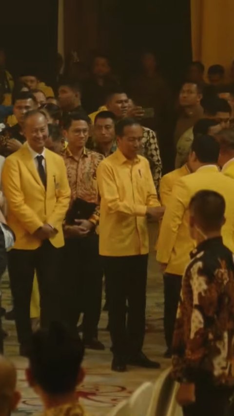 VIDEO: Jokowi Blak-blakan Kenakan Baju Kuning di Munas Golkar, Ternyata ini Niatnya