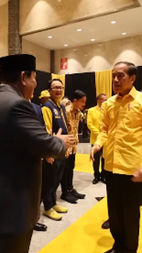 VIDEO: Gestur Jokowi Terkejut Candai Prabowo 'Nguber' ke Munas Golkar dari Papua Nugini