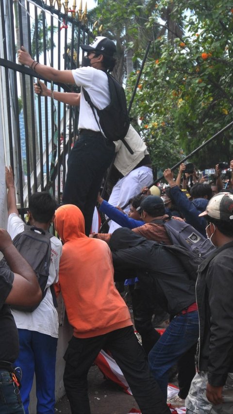 Media Asing Soroti Demo Besar di Indonesia, Sebut Demokrasi Terancam