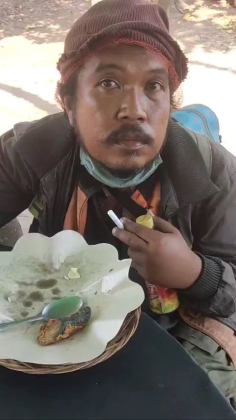 Terpisah Selama 5 Bulan dan Sempat Dikira Orang Tidak Normal, Kisah Pria Kembali Bertemu dengan Keluarganya Ini Viral