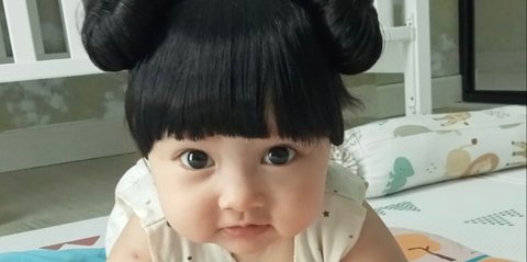 6 Potret Baby Launa Anak Sabrina Anggraini dan Belva Devara dengan Berbagai Gaya Rambut, Makin Cute!