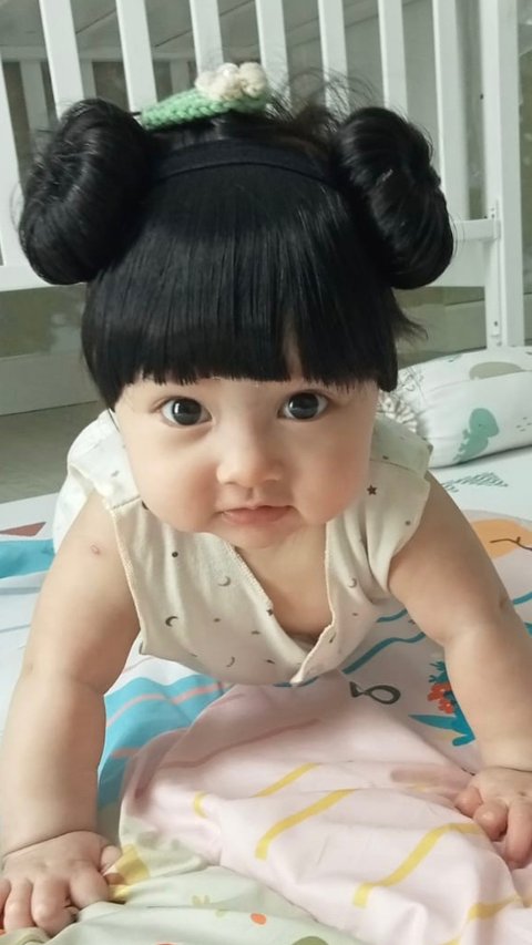 6 Potret Baby Launa Anak Sabrina Anggraini dan Belva Devara dengan Berbagai Gaya Rambut, Makin Cute!