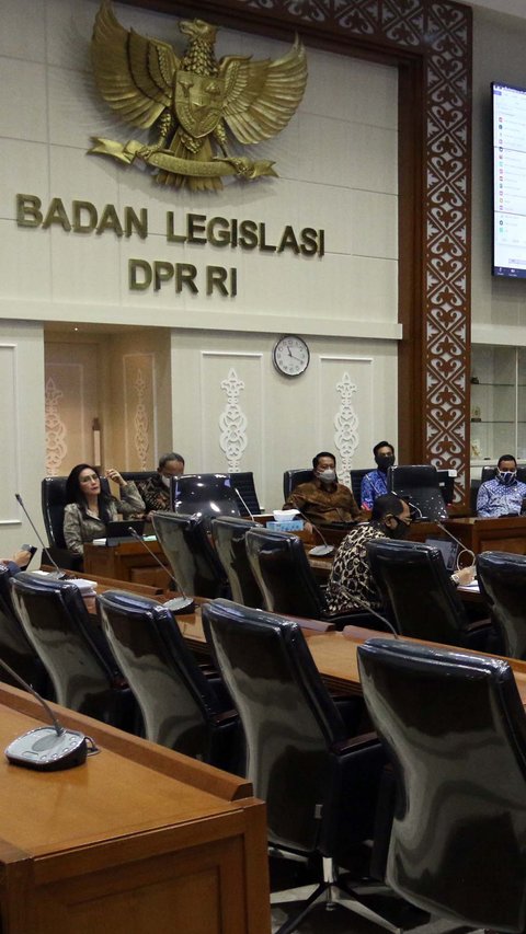 Bawaslu Wanti-Wanti DPR dan KPU Taati Putusan MK, Segera Sesuaikan UU Pilkada Soal Syarat Pencalonan Kepala Daerah