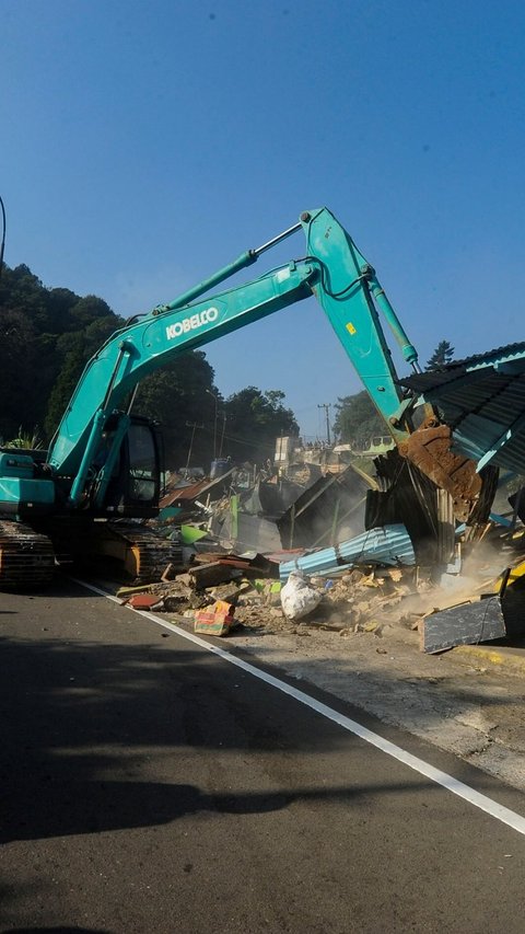 Pemkab Bogor Gusur 196 Bangunan Liar di Jalur Puncak