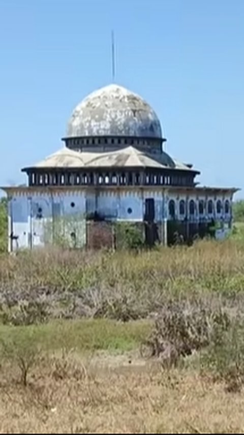 Potret Masjid di Tengah Lumpur Lapindo Berdiri Kokoh Sampai Sekarang, Dulu Digunakan Ibadah Kini Tak Lagi Berfungsi