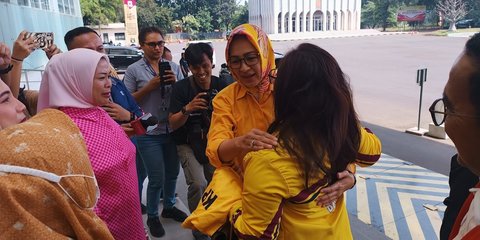 Berbaju Kuning, Airin Datangi Partai Golkar Usai Diusung PDIP di Pilgub Banten