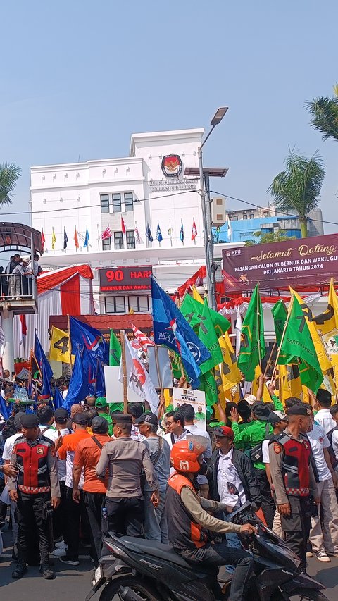 Tak Terlihat Bendera Partai Gerindra, NasDem hingga PKB dalam Iringan RIDO ke KPU DKI Jakarta