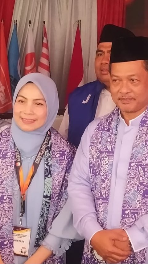 Istri Yandri Susanto Daftar ke KPU Kabupaten Serang, Optimistis Kalahkan Anak Ratu Atut Andika Hazrumy