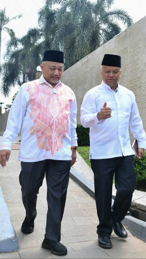 VIDEO: Kejutan Syaikhu-Ilham Diusung PKS di Pilgub Jabar, Sebelum Daftar Ziarah ke Makam Habibie-Ainun