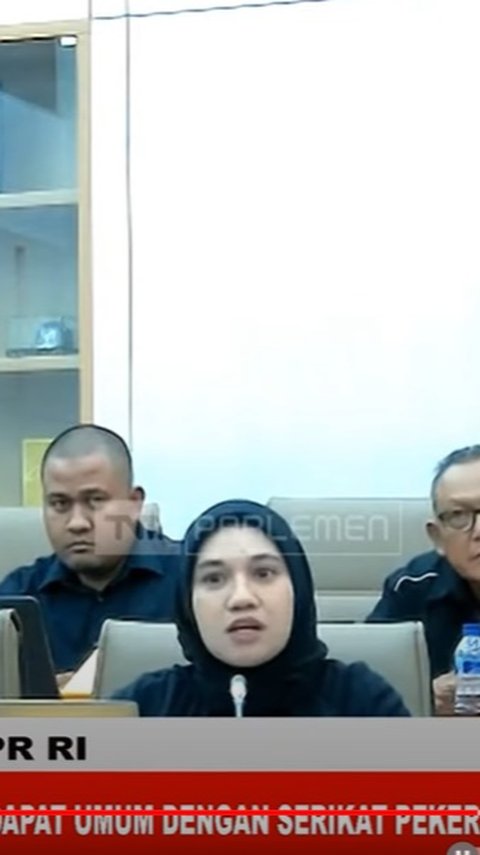 VIDEO: Tangis Pegawai BUMN di DPR, Tak Bisa Beli Beras Akibat Indofarma Nunggak Gaji Rp95 Miliar