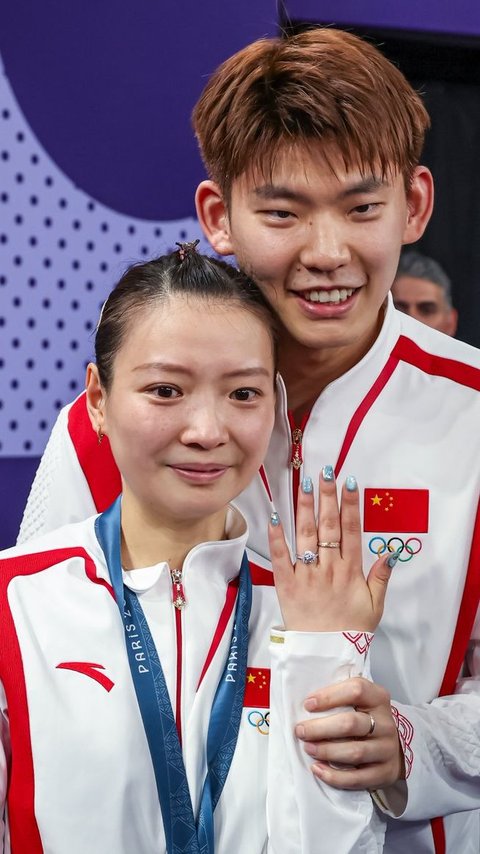 Sweet Moment of Chinese Badminton Athlete Huang Yaqiong Being Proposed After Winning Gold at the 2024 Paris Olympics