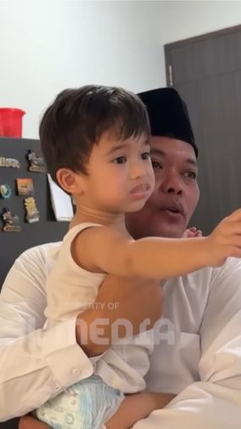 Badan Kurusnya Jadi Sorotan, 10 Foto Adzam Anak Nathalie Holscher Yang Sedang Sakit