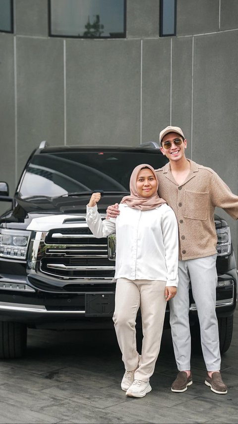 Mewah! Penampakan Mobil Hadiah dari Verrell Bramasta untuk Ibu Sambung, Ternyata Digunakan Paspampres Rusia